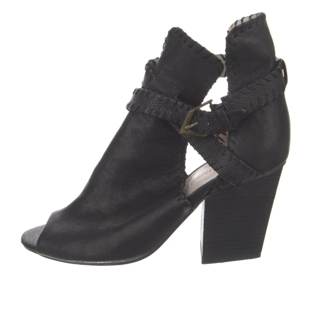 House of harlow heels
